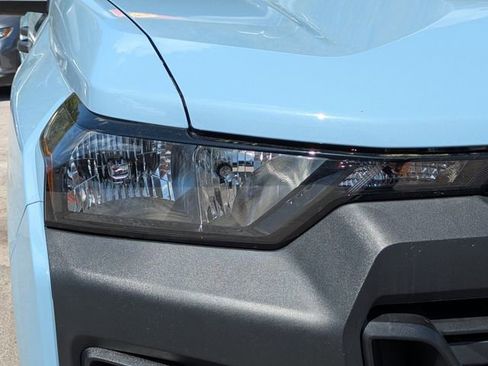 Used 2025 Chevrolet Colorado W/T image 10