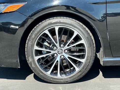 Used 2020 Toyota Camry SE image 26
