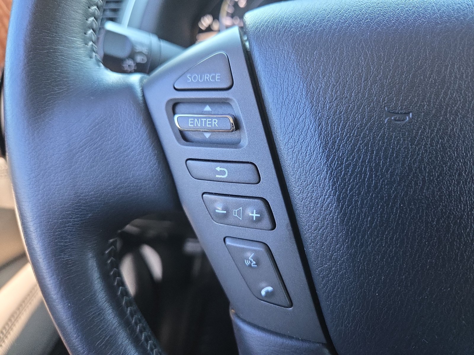 Used 2020 Nissan Armada Platinum w/ Captain's Chairs Package RWD image 20