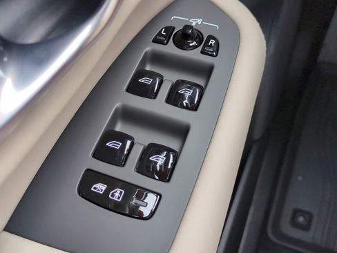 New 2026 Volvo XC90 B6 Plus w/ Protection Package Premier image 23