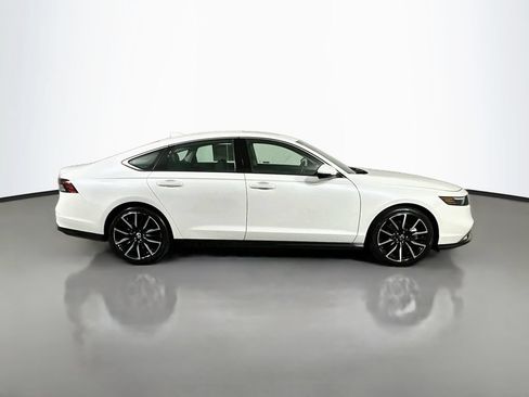 Used 2023 Honda Accord Touring image 7