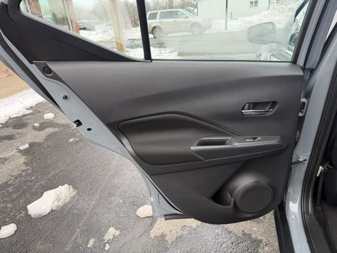 Used 2021 Nissan Kicks SV image 16