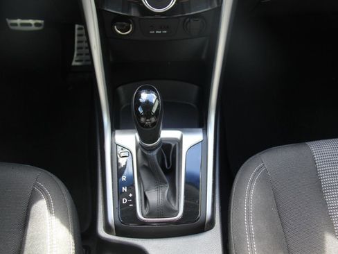 Used 2013 Hyundai Elantra GT w/ Touch & Go Pkg image 16