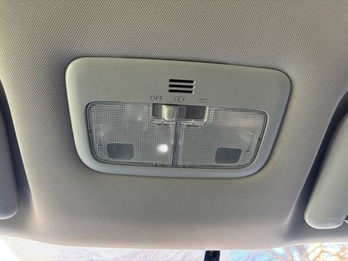 Used 2014 Toyota Corolla S image 29