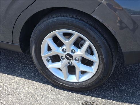 Used 2025 Kia Soul LX w/ LX Technology Package FWD image 18