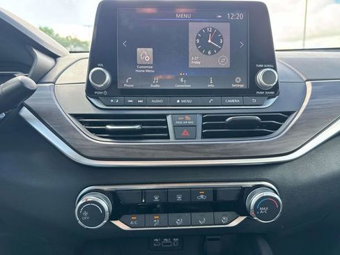 Used 2025 Nissan Altima 2.5 SV image 29