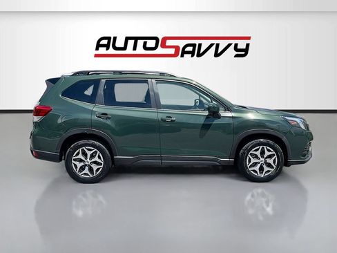 Used 2024 Subaru Forester Premium AWD/4WD image 8