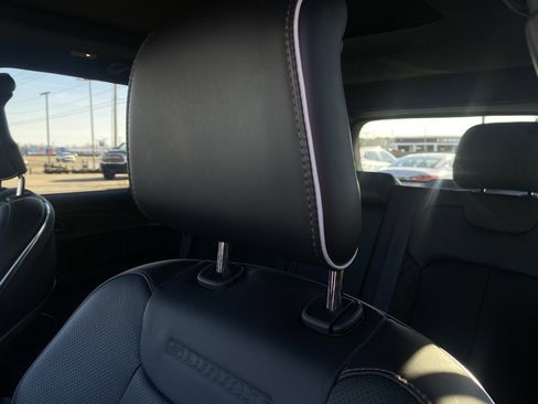 Used 2025 Jeep Grand Cherokee Summit image 22