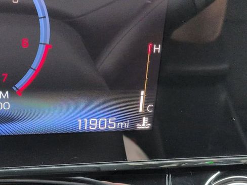 Used 2025 Chevrolet Trax RS w/ Sunroof Package image 31