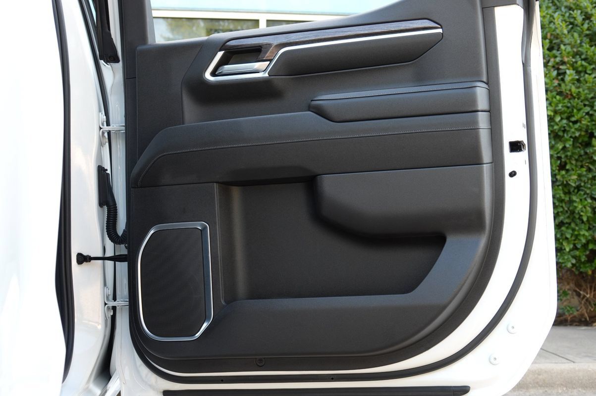 Used 2022 Chevrolet Silverado 1500 LTZ AWD/4WD image 39