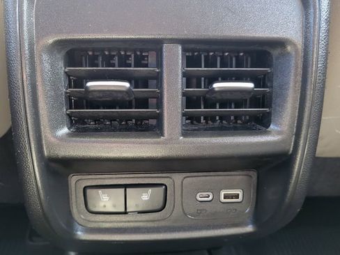 Used 2020 Cadillac XT4 Luxury w/ Cold Weather Package image 25