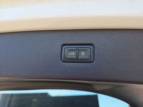 Used 2018 Audi Q7 3.0T Premium Plus image 19