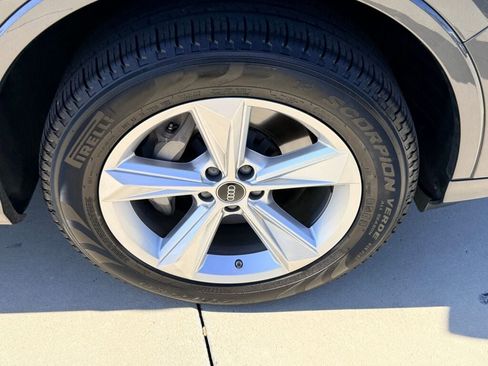 Used 2023 Audi Q7 Premium Plus image 14