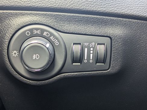 Used 2019 Jeep Compass Altitude image 29