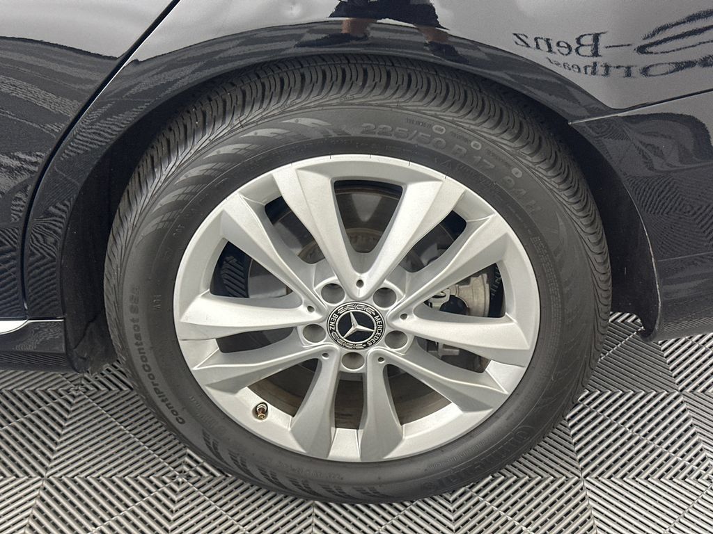 Used 2020 Mercedes-Benz C 300 Sedan image 10