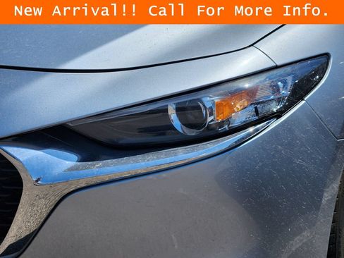 Used 2019 MAZDA MAZDA3 Sedan FWD image 8
