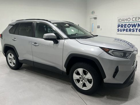 Used 2021 Toyota RAV4 XLE w/ XLE Grade Weather Package AWD/4WD image 2