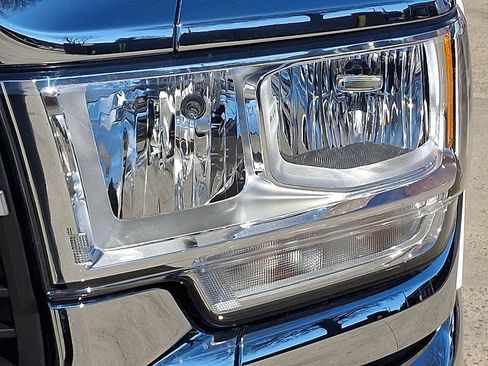 Used 2024 RAM 2500 Tradesman w/ Chrome Appearance Group image 9