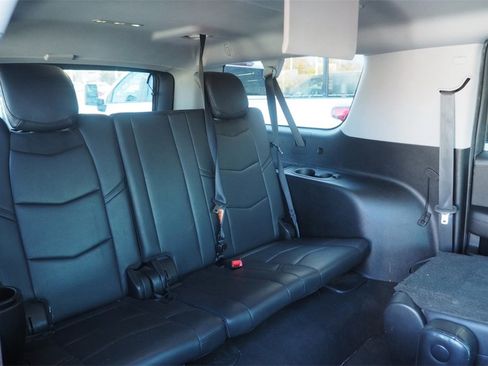 Used 2019 Cadillac Escalade ESV Premium Luxury image 22