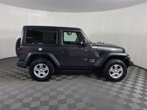 Used 2020 Jeep Wrangler Sport AWD/4WD image 5