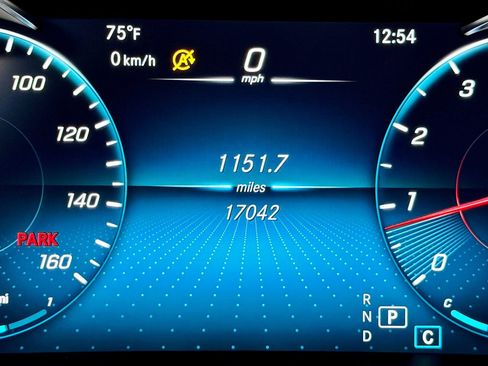 Used 2022 Mercedes-Benz GLC 300 4MATIC Coupe image 30