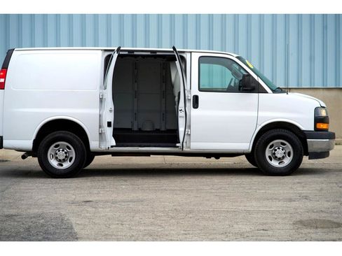 Used 2019 Chevrolet Express 2500 w/ Driver Convenience Package RWD image 17