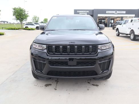 New 2026 Jeep Grand Cherokee Altitude AWD/4WD image 10