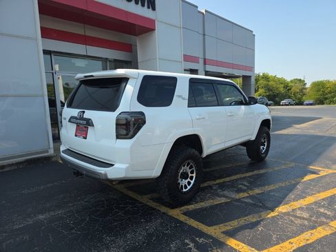 Used 2021 Toyota 4Runner TRD Off-Road Premium w/ Moonroof Package AWD/4WD image 3