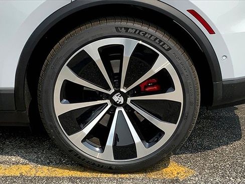 New 2025 Porsche Macan 4S Electric image 17