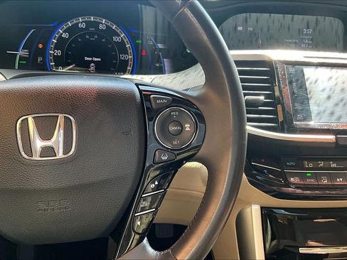 Used 2017 Honda Accord EX-L image 24