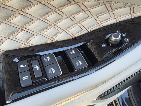 Used 2022 Jeep Grand Cherokee Summit w/ Advanced Protech Group IV image 11