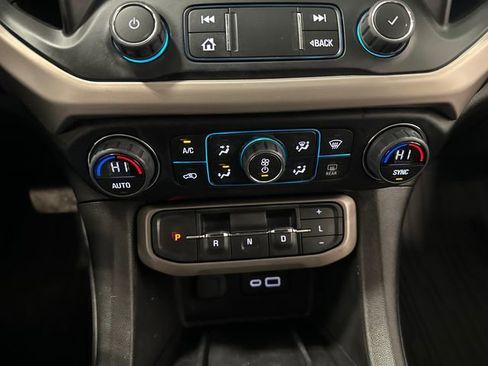 Used 2023 GMC Acadia Denali w/ Denali Ultimate Package AWD/4WD image 23