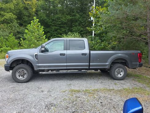 Used 2022 Ford F250 XL w/ Power Equipment Group AWD/4WD image 4