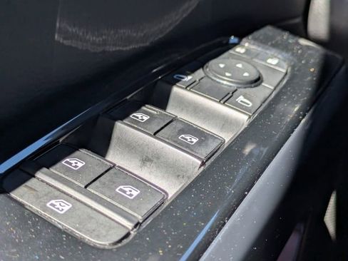Used 2022 Nissan Pathfinder SV w/ SV Premium Package AWD/4WD image 28