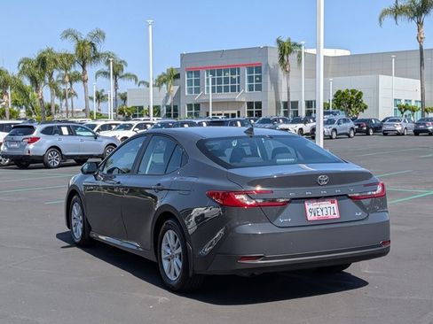 Used 2026 Toyota Camry LE image 8