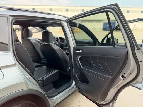 Used 2022 Volkswagen Tiguan SE R-Line FWD image 22
