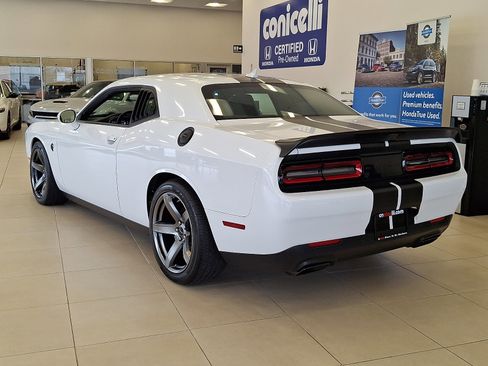 Used 2022 Dodge Challenger SRT Hellcat w/ Plus Package RWD image 4
