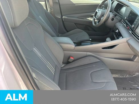 Used 2025 Hyundai Elantra Sport FWD image 16