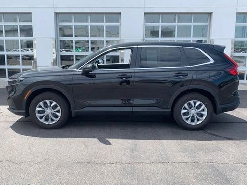 Used 2025 Honda CR-V LX image 3