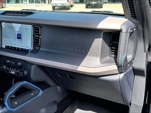 Used 2024 Ford Bronco Wildtrak AWD/4WD image 16