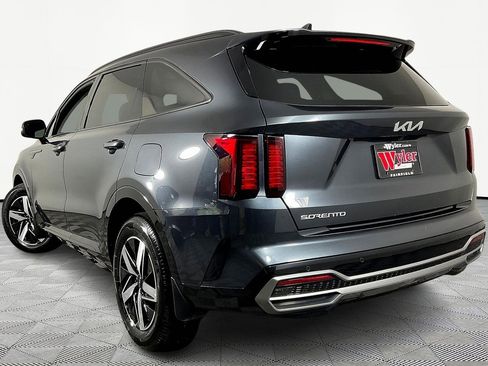 Used 2023 Kia Sorento S w/ Panoramic Sunroof Package image 4