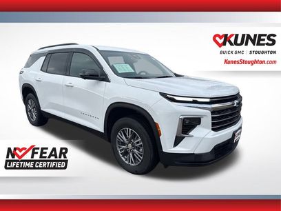 Used 2025 Chevrolet Traverse LT w/ Driver Confidence Package