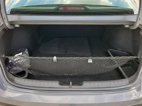 Used 2025 Hyundai Elantra Hybrid FWD image 9