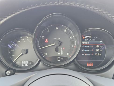 Certified 2025 Porsche Macan image 16