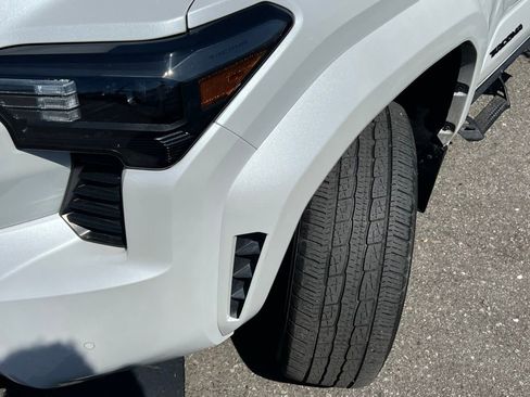Used 2024 Toyota Tacoma TRD Sport w/ TRD Sport Premium Package AWD/4WD image 3