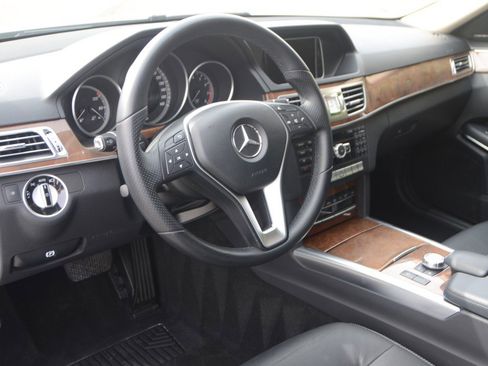 Used 2014 Mercedes-Benz E 350 4MATIC Wagon image 19