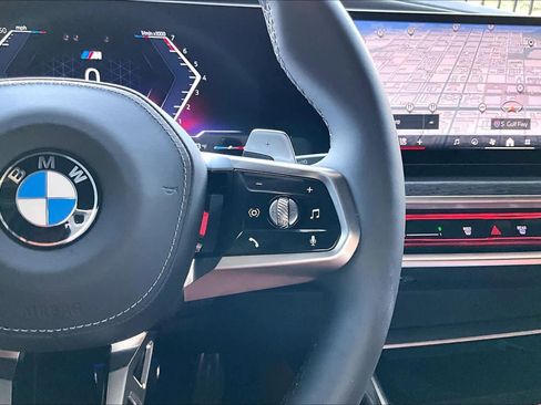 Certified 2025 BMW 760i xDrive w/ Executive Package image 25