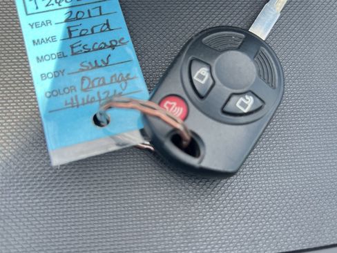 Used 2017 Ford Escape SE AWD/4WD image 26