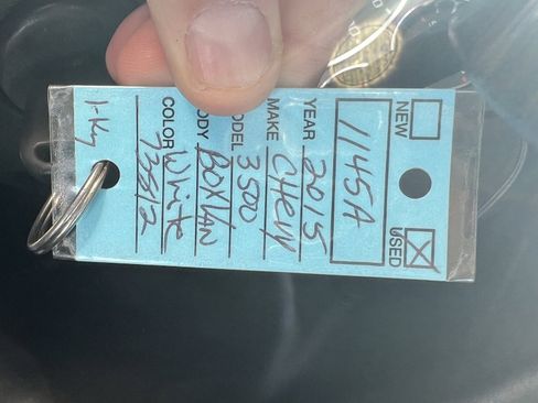 Used 2015 Chevrolet Express 3500 Extended image 17