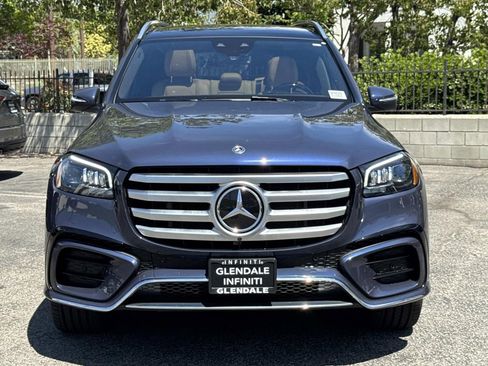 Used 2024 Mercedes-Benz GLS 580 4MATIC image 3